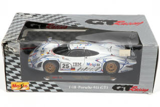 Lot 36 - MAISTO (CHINE) (2)