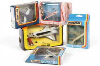 Lot 290 - DIVERS (17)