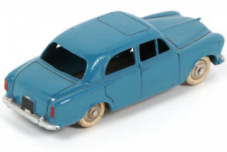 Lot 240 - DINKY TOYS (FRANCE) (1)