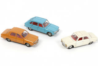 Lot 272 - DINKY TOYS (FRANCE) (3)