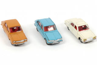 Lot 272 - DINKY TOYS (FRANCE) (3)