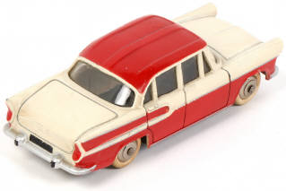 Lot 242 - DINKY TOYS (FRANCE) (1)