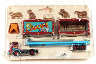 Lot 136 - CORGI TOYS (GB) (1)