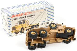 Lot 266 - DINKY TOYS (FRANCE) (1)