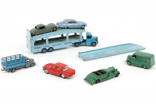 Lot 235 - DINKY TOYS (GB) (7)