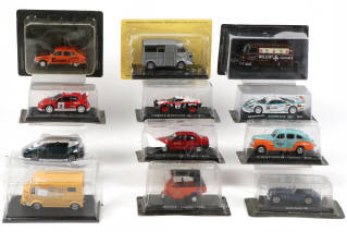 Lot 40 - DIVERS (12)