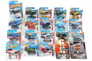 Lot 81 - HOT WHEELS (USA) (20)