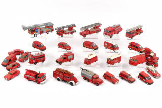 Lot 70 - DIVERS (30)