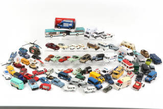 Lot 79 - DIVERS (81)