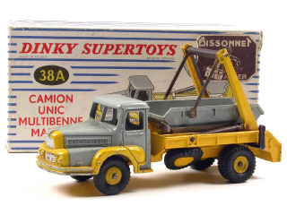 Lot 259 - DINKY TOYS (FRANCE) (1)