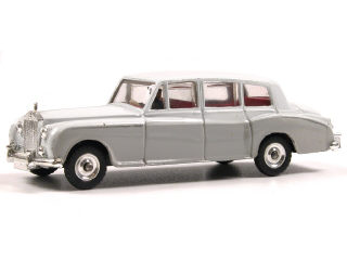 Lot 123 - DINKY TOYS GB (1)