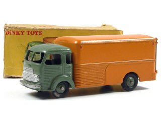Lot 253 - DINKY TOYS (FRANCE) (1)