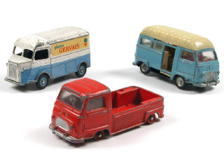 Lot 313 - DINKY TOYS (FRANCE) (3)