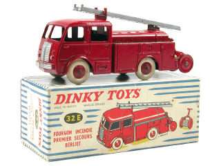 Lot 257 - DINKY TOYS (FRANCE) (1)