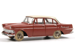 Lot 224 - DINKY TOYS (FRANCE) (1)