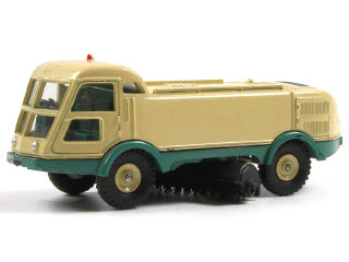 Lot 274 - DINKY TOYS FRANCE (1)