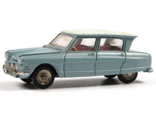 Lot 226 - DINKY TOYS (FRANCE) (1)