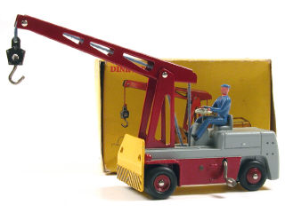 Lot 272 - DINKY TOYS (FRANCE) (1)