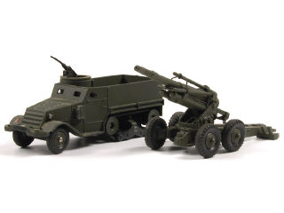 Lot 326 - DINKY TOYS (FRANCE) (2)