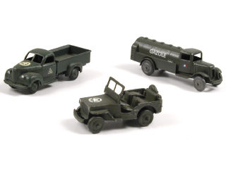 Lot 337 - DINKY TOYS (FRANCE) (3)