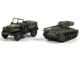 Lot 324 - DINKY TOYS FRANCE (2)