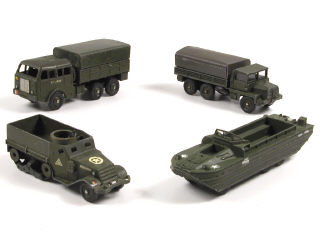 Lot 341 - DINKY TOYS (FRANCE) (4)