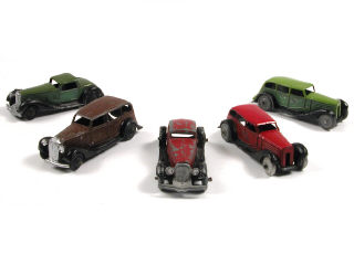 Lot 346 - DINKY TOYS (5)
