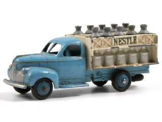 Lot 253 - DINKY TOYS FRANCE (1)