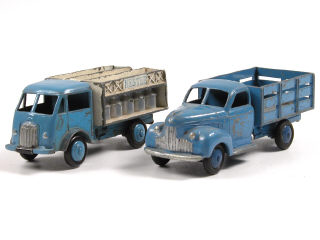 Lot 316 - DINKY TOYS (FRANCE) (2)