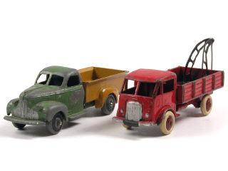 Lot 318 - DINKY TOYS (FRANCE) (2)