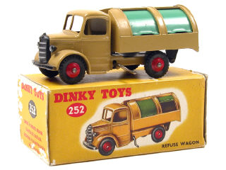Lot 376 - DINKY TOYS GB (1)