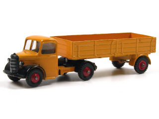 Lot 377 - DINKY TOYS GB (1)