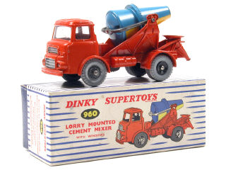 Lot 382 - DINKY TOYS GB (1)