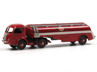 Lot 196 - DINKY TOYS (FRANCE) (1)