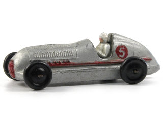 Lot 194 - DINKY TOYS FRANCE (1)