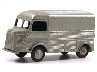 Lot 322 - DINKY TOYS FRANCE (1)