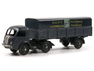 Lot 325 - DINKY TOYS FRANCE (1)