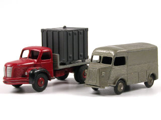 Lot 398 - DINKY TOYS FRANCE (2)