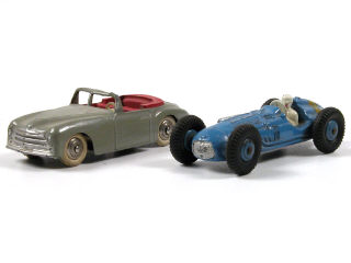 Lot 386 - DINKY TOYS FRANCE (2)