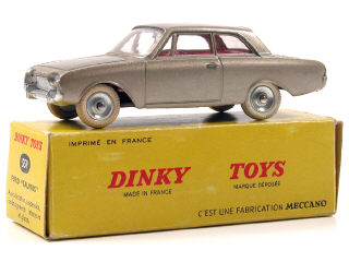 Lot 261 - DINKY TOYS (FRANCE) (1)