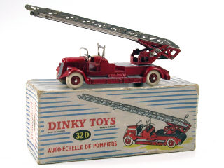 Lot 329 - DINKY TOYS FRANCE (1)