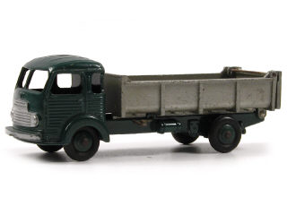 Lot 336 - DINKY TOYS FRANCE (1)