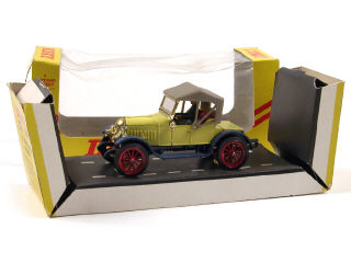 Lot 101 - DINKY TOYS GB (1)