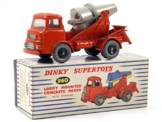 Lot 136 - DINKY TOYS GB (1)
