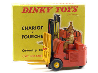 Lot 357 - DINKY TOYS (FRANCE) (1)