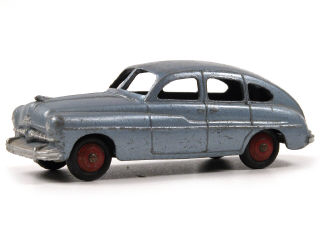 Lot 227 - DINKY TOYS (FRANCE) (1)