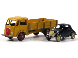 Lot 402 - DINKY TOYS (FRANCE) (2)