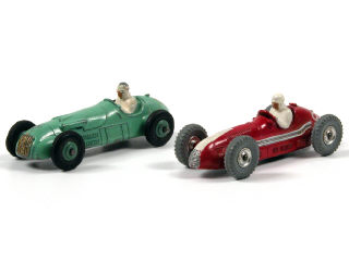 Lot 156 - DINKY TOYS (GB) (2)