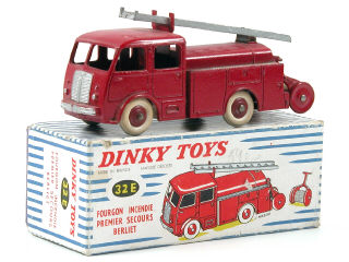 Lot 333 - DINKY TOYS FRANCE (1)