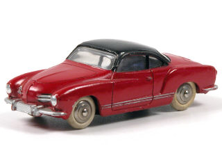 Lot 224 - DINKY TOYS FRANCE (1)